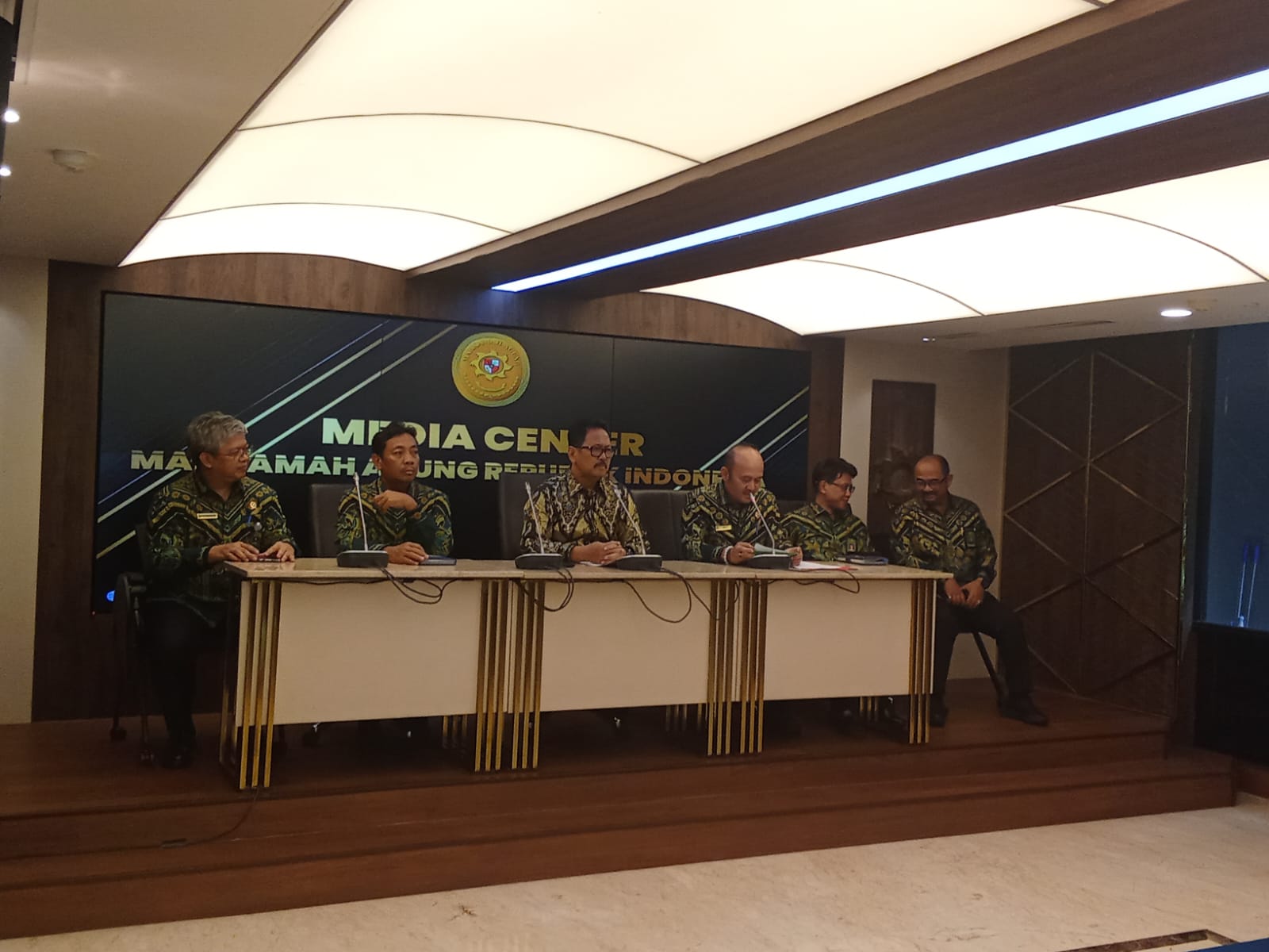 Jubir MA RI: Hakim Adhoc Walkout Sidang Tidak Profesional