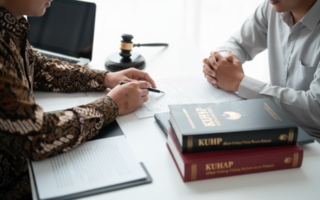 Dari Inkuisitor ke Adversarial: Evolusi Urutan Pemeriksaan Saksi KUHAP Lama ke KUHAP Baru