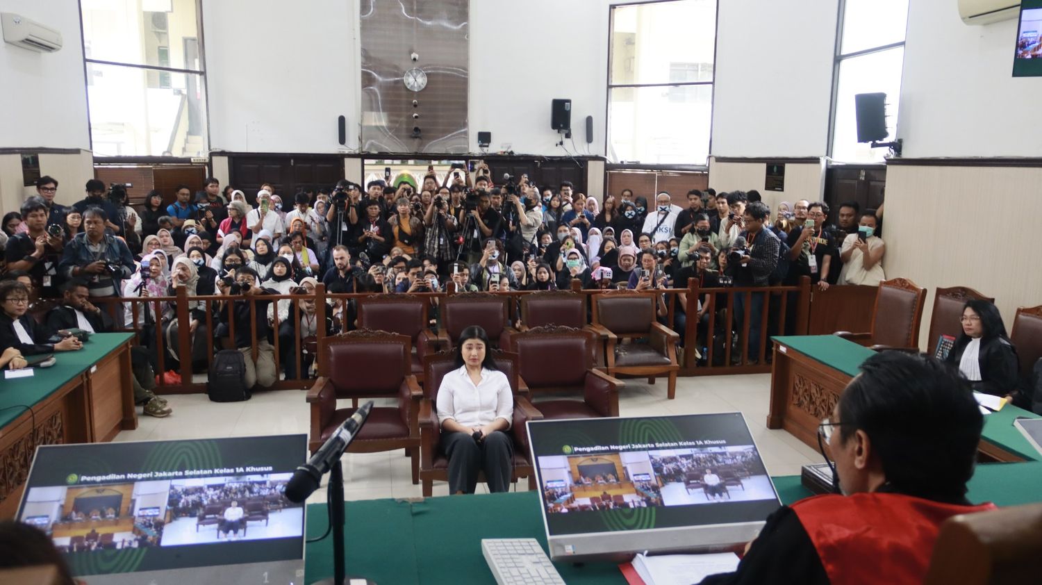 Suasana Pengadilan Negeri Jakarta Selatan ketika menjatuhkan putusan terhadap Laras Faizati Khairunnisa | Dok. Penulis