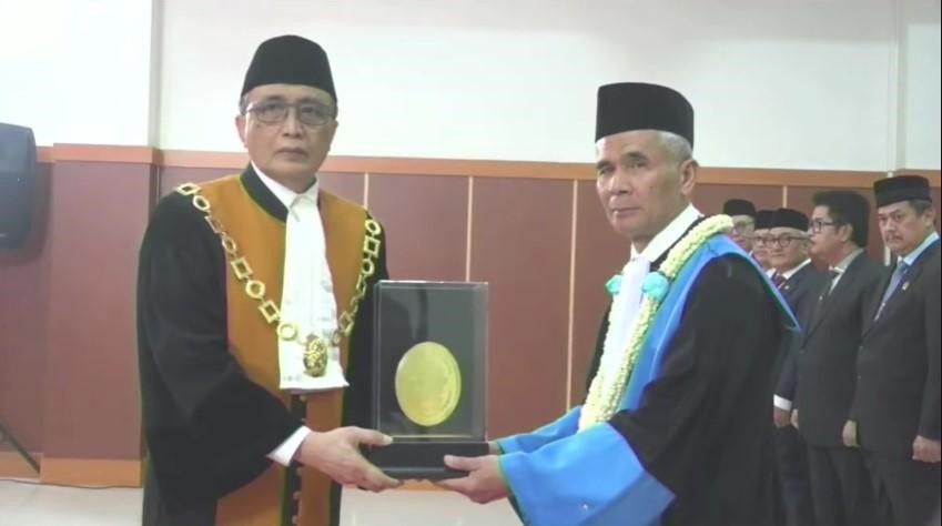 (Foto: Ketua MA Pimpin Wisuda Purnabakti  Ketua Pengadilan Tinggi Tata Usaha Negara Palembang | Dok. Muhammad Arif Pahlevi)