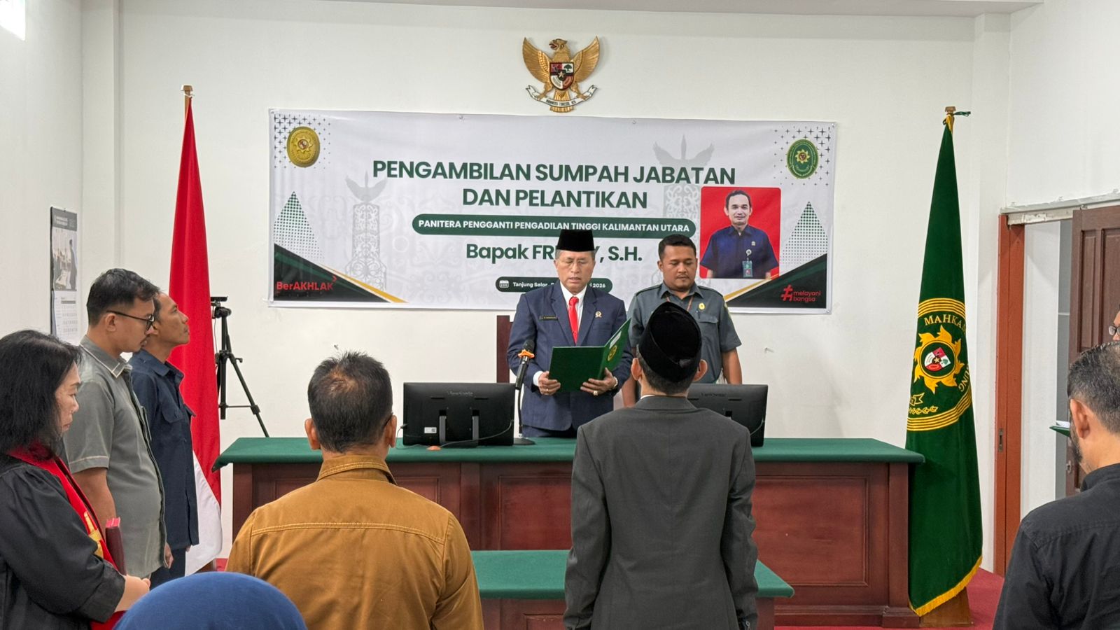 Pengadilan Tinggi Kalimantan Utara Lantik Panitera Pengganti Baru, Dilanjutkan Syukuran Sederhana dan Pemberian Tali Asih