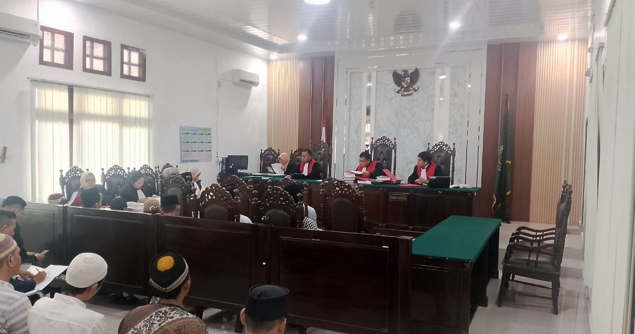 (Foto: Sidang Perkara Pencurian Buah Kelapa Sawit di Kebun Milik PT. Buluh Cawang Plantation | Dok. PN Kayuagung)