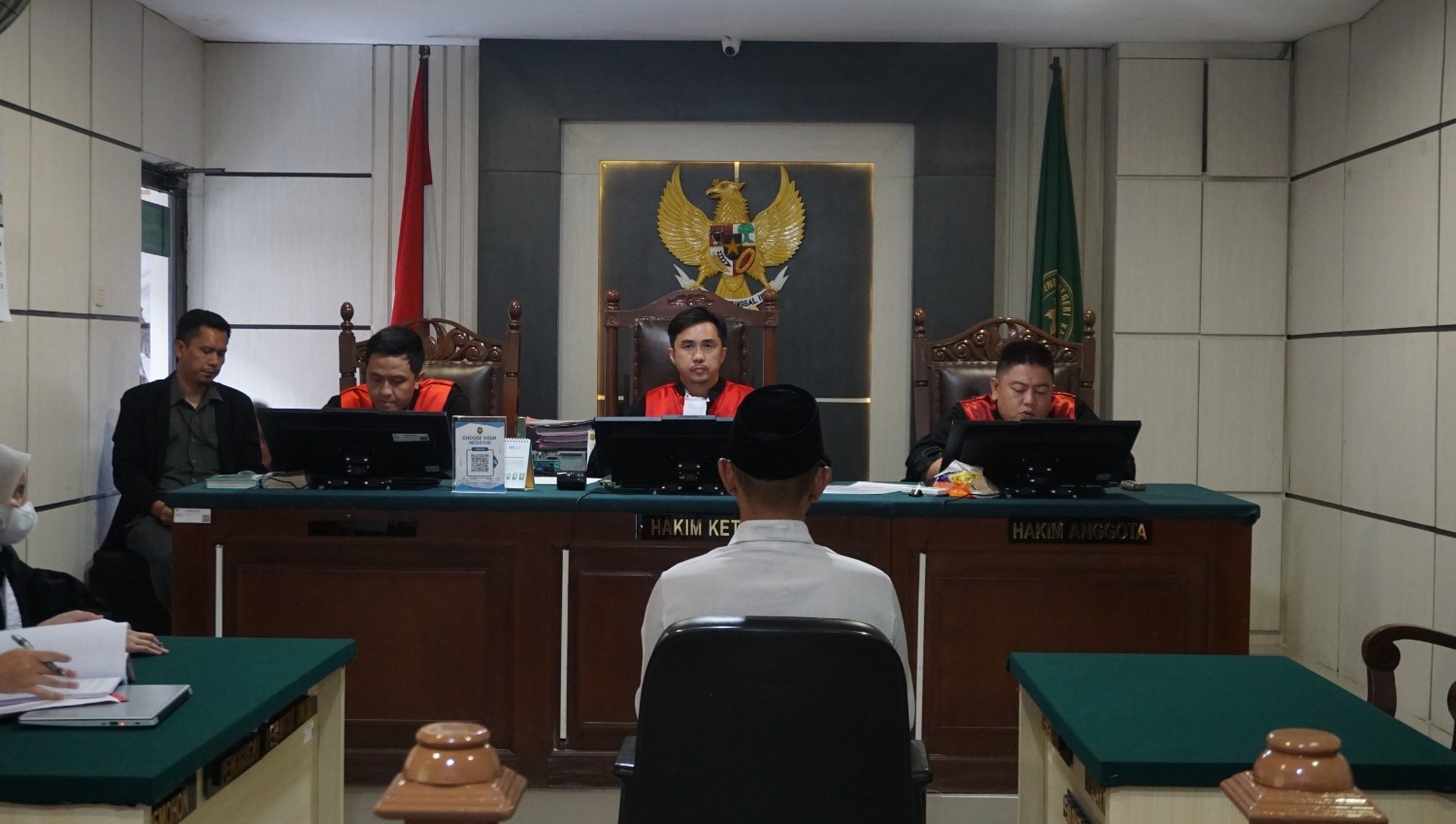 Suasana Ruang Sidang PN Karawang dalam menjatuhkan putusan perkara penipuan menggunakan bilyet giro kosong | Dok. PN Karawang