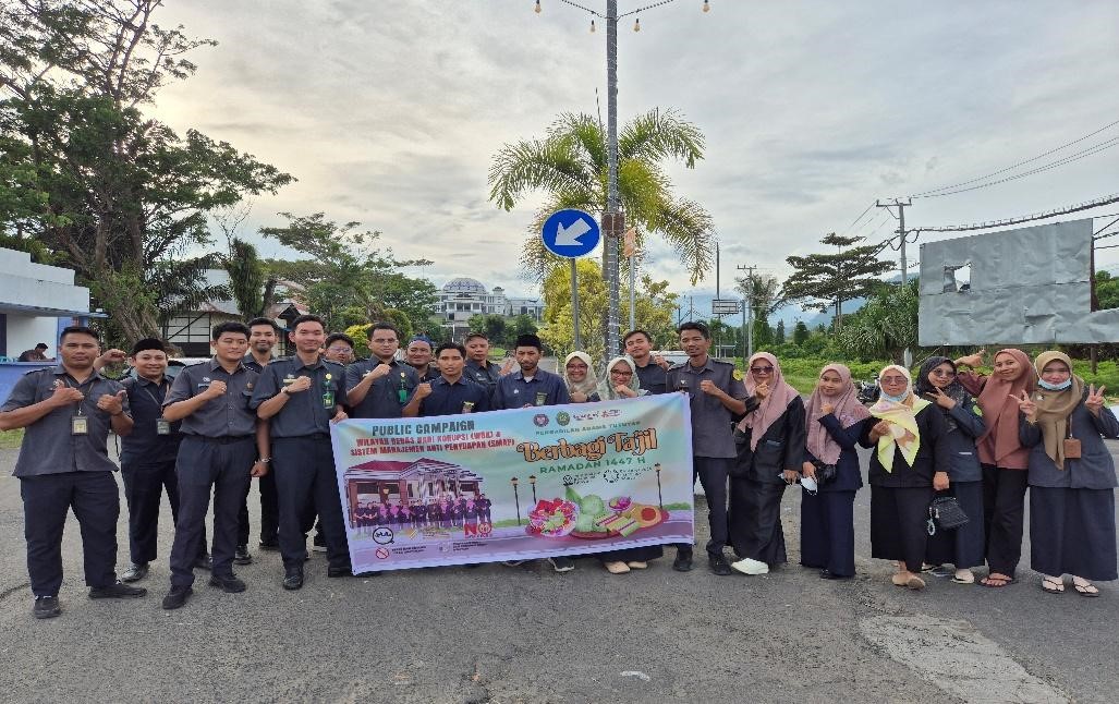 (Foto: PA Tutuyan Gelar Public Campaign Dan Berbagi Takjil | Dok. Muhammad Arif Pahlevi)