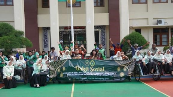 (Foto: PN dan DYK Kota Madiun Tebar Kepedulian Lewat Bakti Sosial | Dok. PN Kota Madiun)