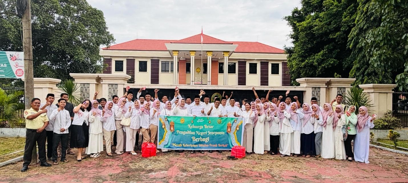 Ramadan Bersih: PN Jeneponto Gelar Public Campaign Sekaligus Berbagi Takjil