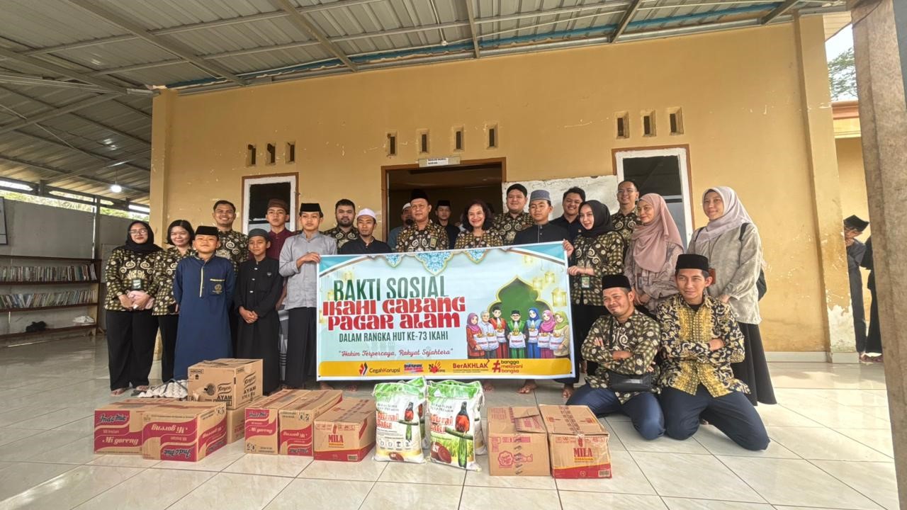(Foto: IKAHI Cabang Pagar Alam menggelar kegiatan bakti sosial di Pondok Pesantren Lembah Serunting, Kota Pagar Alam | Dok. PN Pagar Alam)
