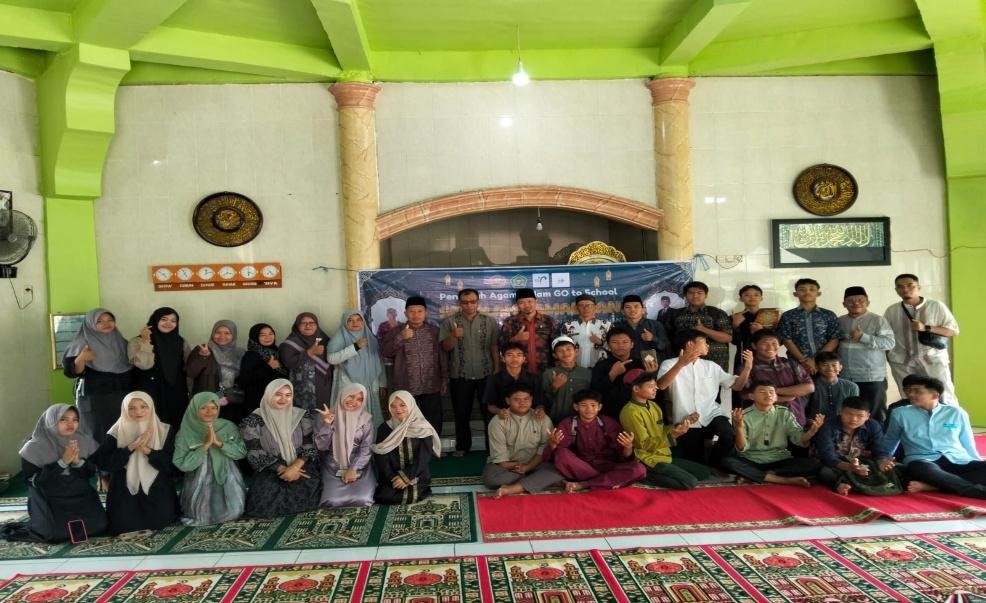 (Foto: Wakil Ketua PA Sarolangun, Taufiqurakhman Alhaq saat mengisi Pesantren Ramadhan di SMA N 10 Sarolangun | Dok. Rico Febriansyah)