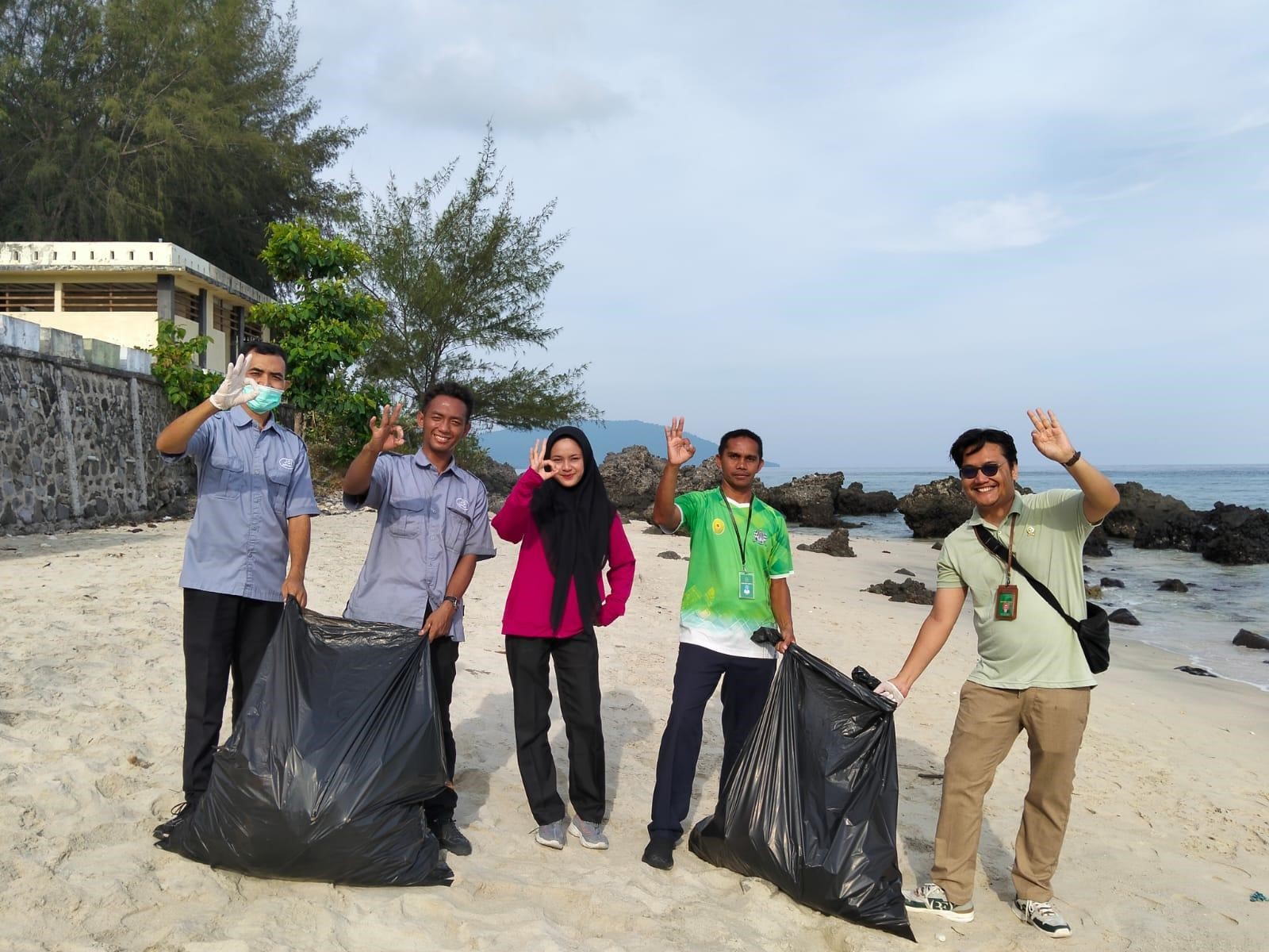 PN Sabang Laksanakan Aksi Bersih Pantai dalam Rangka Gerakan Indonesia ASRI
