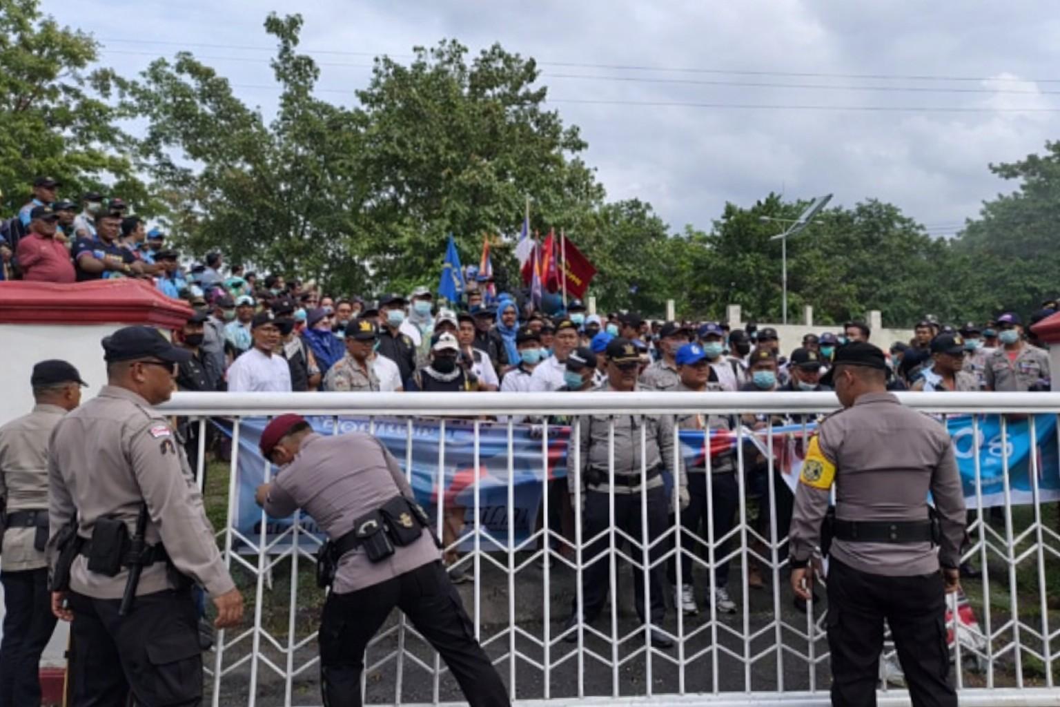 Sidang Pidana Khusus di PN Rote Ndao, Ratusan Massa Padati Pengadilan