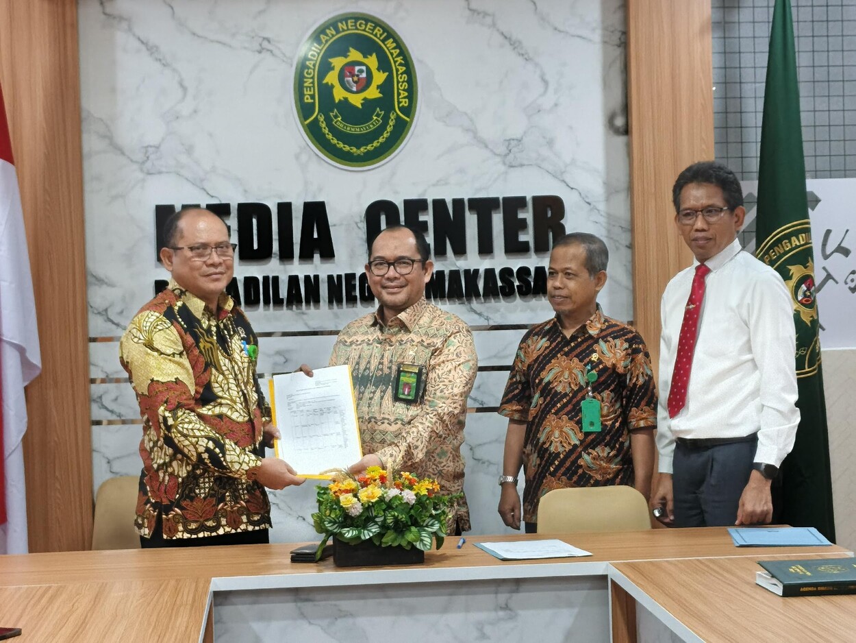 PN Makassar Serahkan Gratifikasi kepada UPG