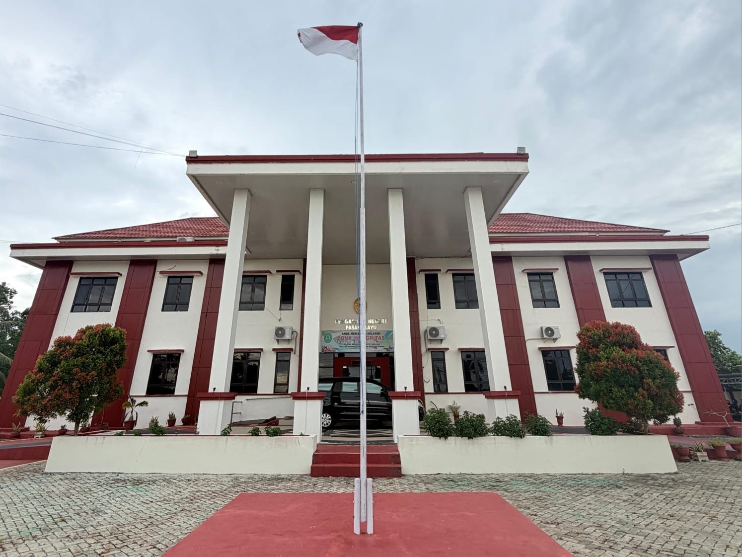 Hakim Pasangkayu Beri Pemaafan pada Terdakwa Kasus Pencurian Sawit