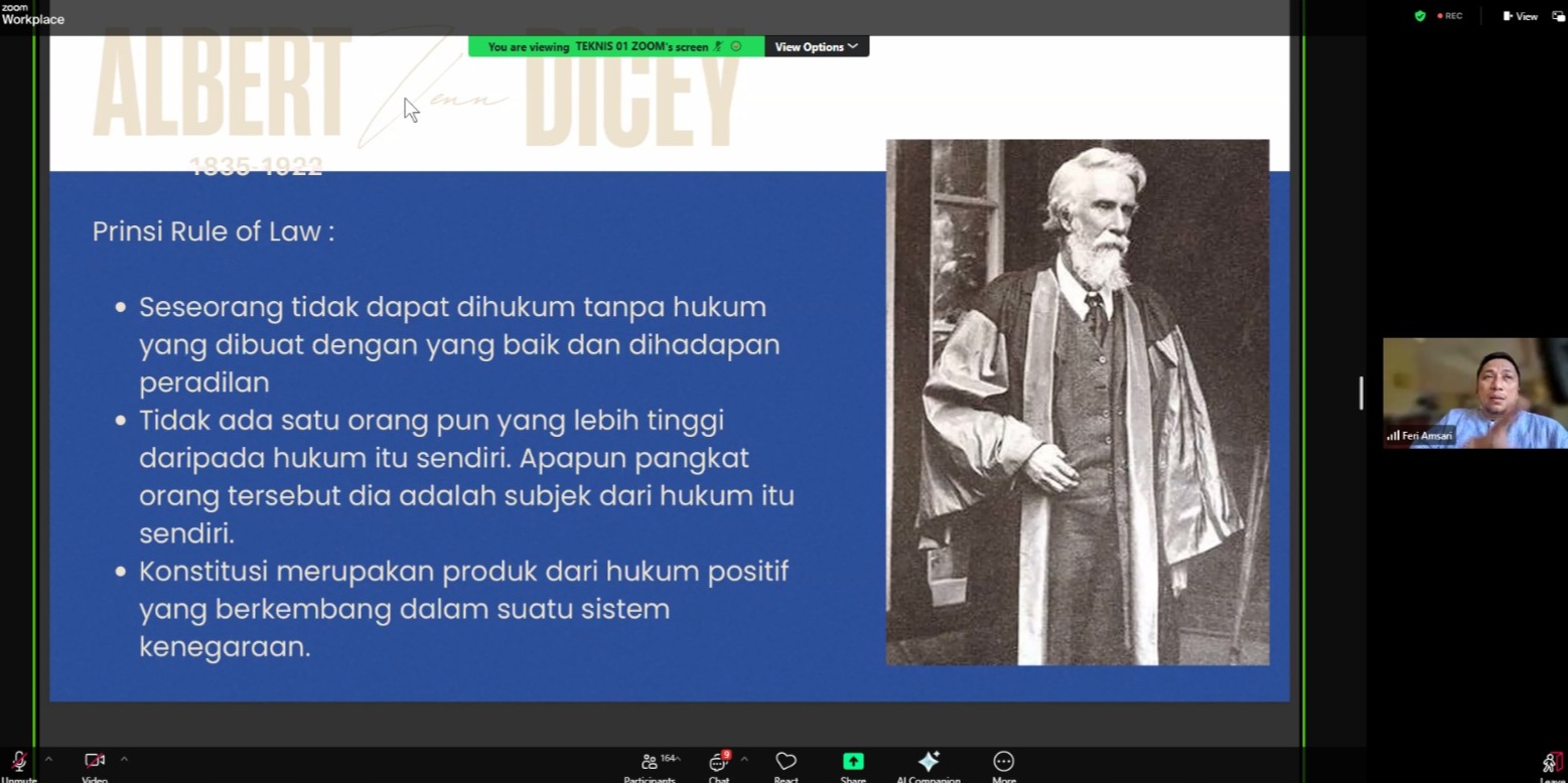 Feri Amsari, Akademisi Hukum & Tata Negara menyampaikan materi Pelatihan Filsafat dan Keadilan | Dok. Penulis