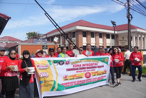 Public Campaign PN Gorontalo dipimpin langsung oleh KPN Gorontalo Bapak Yusuf Syamsudin, S.H., M.H. (Foto: Dok. PN Gorontalo)