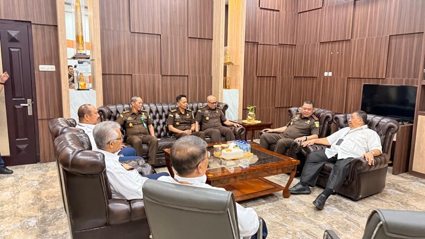 Ketua PT Surabaya Terima Silaturahmi Kajati Baru | Dok. PT Surabaya