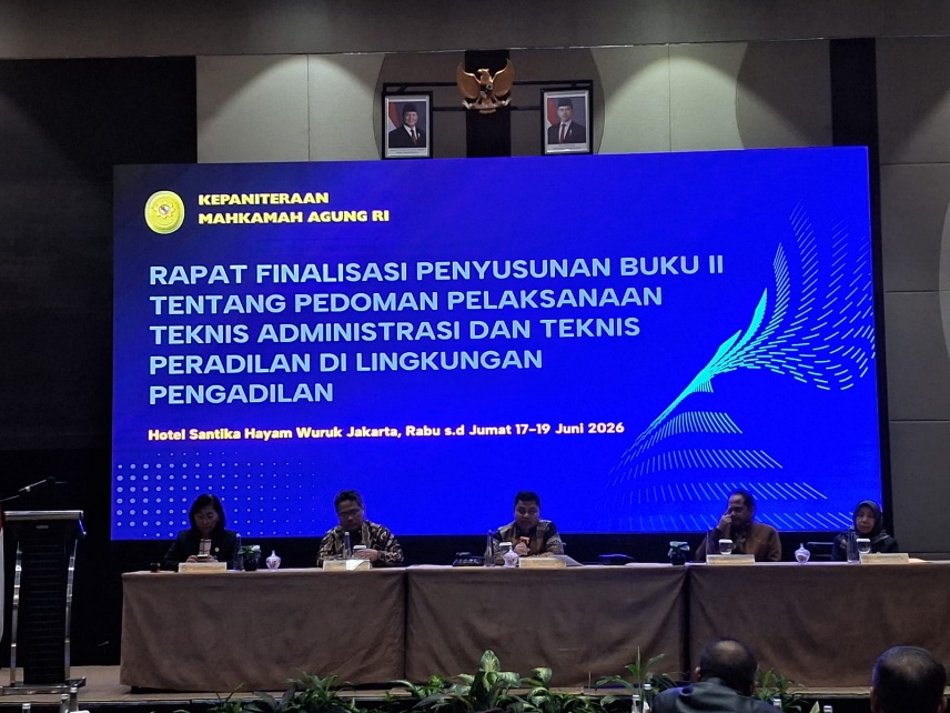 Rapat finalisasi penyusunan Buku II | Dok. Penulis