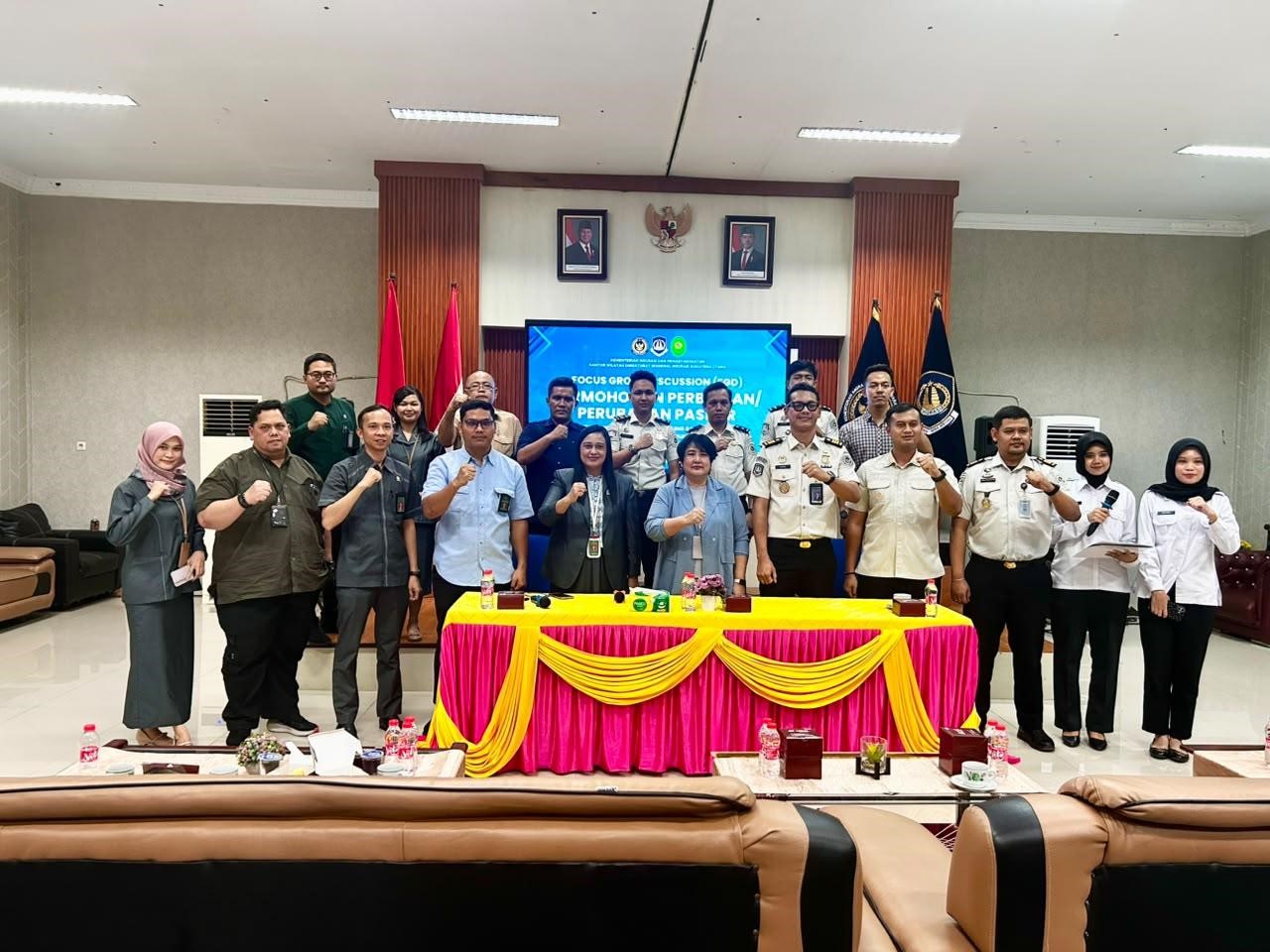 (Foto: PN Tanjung Balai mengadakan FGD tentang Permohonan Perbaikan/Perubahan Paspor di Kantor Imigrasi Kelas II TPI Tanjung Balai Asahan | Dok. PN Tanjung Balai)