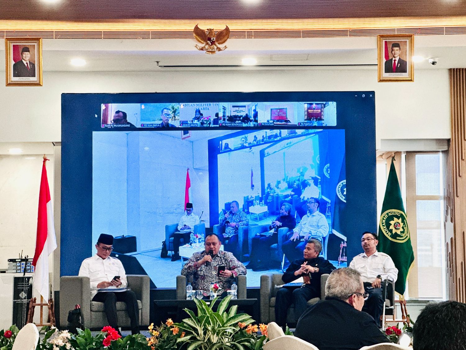 Focus Group Discussion dalam membahas naskah urgensi perubahan Peraturan Bersama MA dan KY | Dok. Penulis